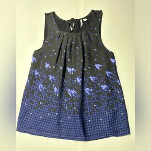 Ella women’s size small sleeveless flowy blouse with tie back‎ pleaded front